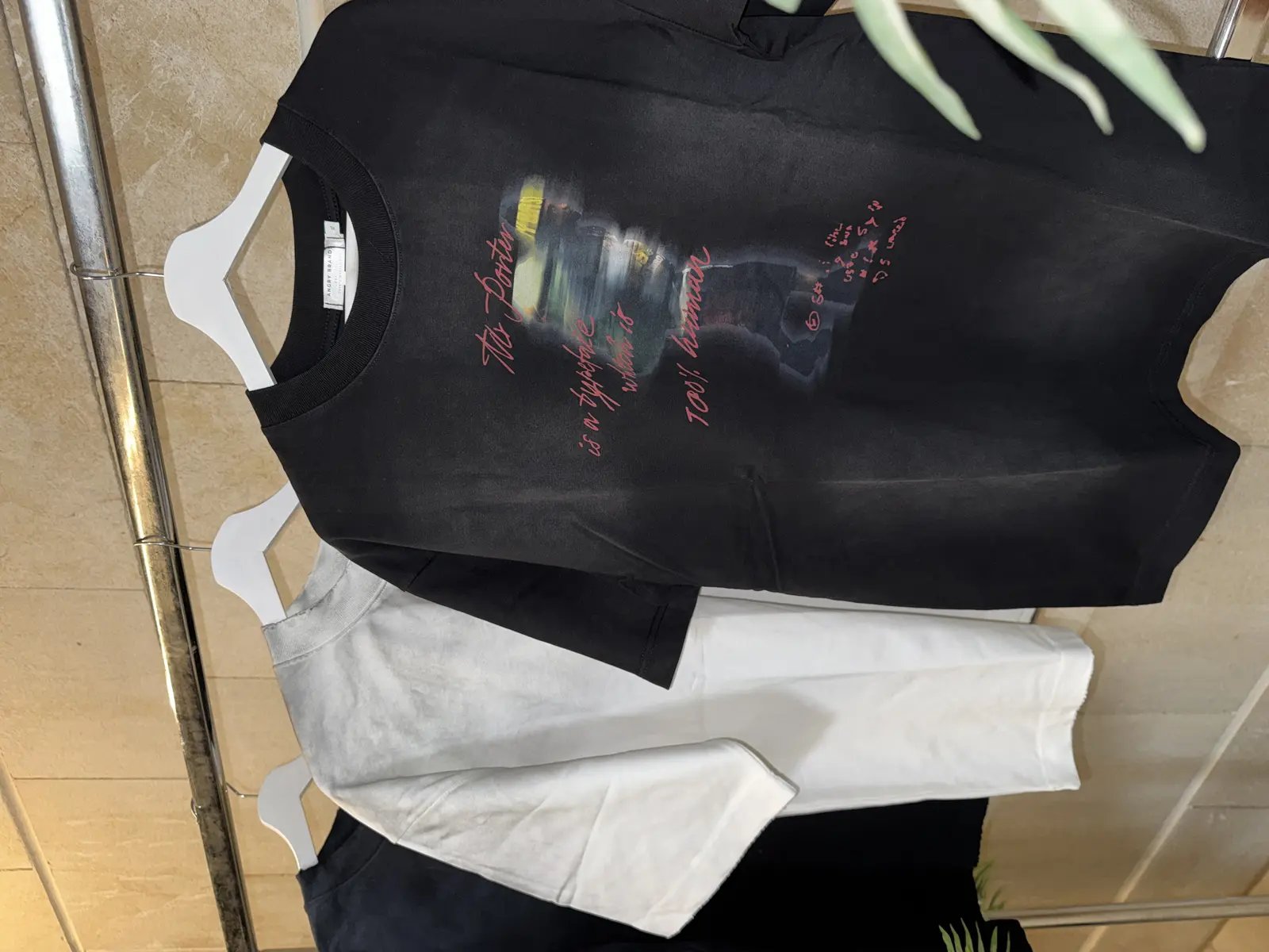 חולצת ANGRY BRANDS עם תווית פנימית